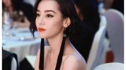 女主在娱乐圈里吃瓜,女主的吃瓜日常